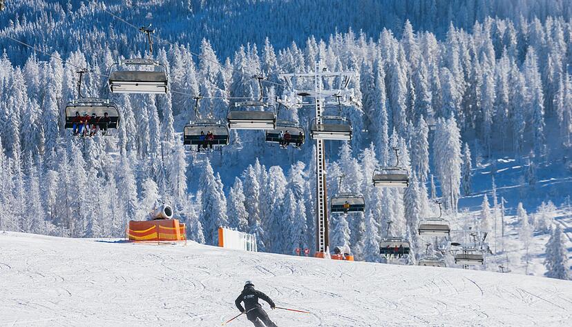 Skigenuss pur - bei bestem Wetter geht am Felberg die Wintersaison los.