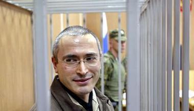 Yukos-Mehrheitseigner Michail Chodorkowski steht in Moskau vor Gericht. Yukos-Mehrheitseigner Michail Chodorkowski steht in Moskau vor Gericht.