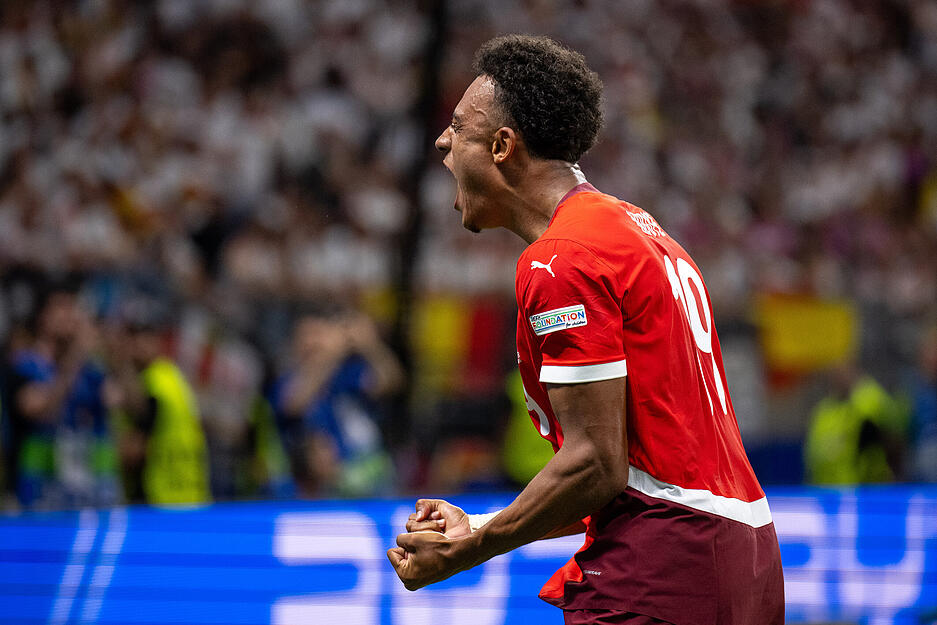 Der Schweizer Dan Ndoye traf zum 1:0 für die Schweiz.