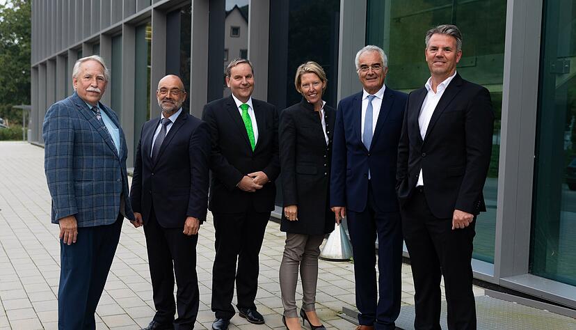 V.l.n.r.: Harald Unkelbach, Norbert Schuster, Prof. Elmar Zeitler, Dr. Stefanie Leenen, Guido Rebstock, Bernd KaufmannFoto: privat
