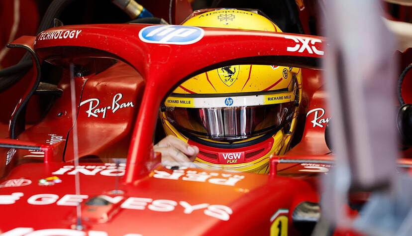 Lewis Hamilton frustriert die Situation bei Ferrari. Lewis Hamilton frustriert die Situation bei Ferrari.