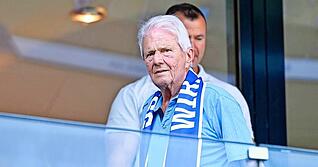 TSG-Patron Dietmar Hopp kommt in die Zuschauerloge des Sinsheimer Stadions.