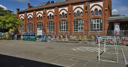 Heute bietet das Olga Jugend- und Familienzentrum außen und innen viel Platz für sportliche Aktivitäten.
Foto: Dennis Mugler