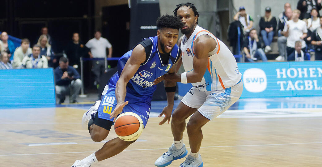 Anthony Gaines (links) und die Hakro Merlins Crailsheim wollen am Samstag in Göttingen ihre Serie fortsetzen. Anthony Gaines (links) und die Hakro Merlins Crailsheim wollen am Samstag in Göttingen ihre Serie fortsetzen.
