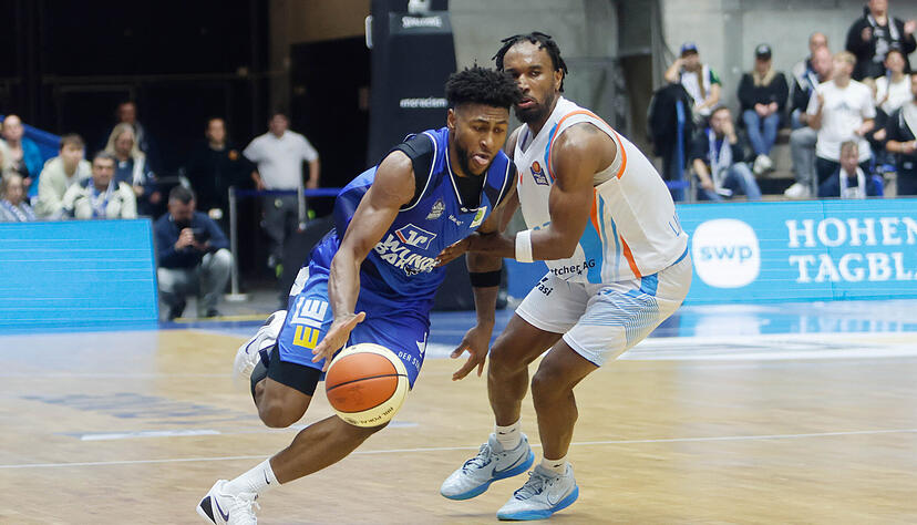 Anthony Gaines (links) und die Hakro Merlins Crailsheim wollen am Samstag in Göttingen ihre Serie fortsetzen. Anthony Gaines (links) und die Hakro Merlins Crailsheim wollen am Samstag in Göttingen ihre Serie fortsetzen.