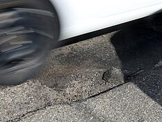 Schlagl&ouml;cher in der Hohenloher Stra&szlig;e in Neckarsulm: Wird dies bald normal sein?