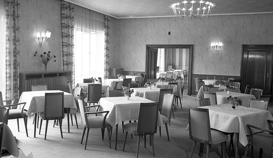 Gefragte Adresse, gediegene Eleganz: Die Gaststätte im neuen Heilbronner Bahnhof unter der gastronomischen Regie von Hannelore und Hermann Bühler.