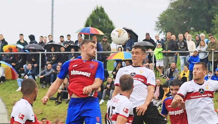 2021 war der VfB Stuttgart in Hollenbach zu Gast und gewann im Greut mit 10:1. 2021 war der VfB Stuttgart in Hollenbach zu Gast und gewann im Greut mit 10:1.