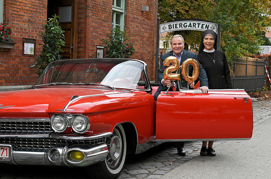 Um Himmels Willen: Die letzte Staffel der Erfolgs-Serie ging am 15. Juni 2021 im Ersten zu Ende. Bürgermeister Wöller (Fritz Wepper, l.) und Schwester Hanna (Janina Hartwig, r.)