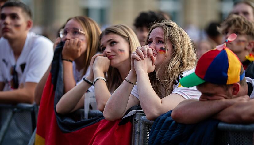 In Stuttgart spielte die deutsche Nationalmannschaft ihre letzte Partie während der EM. Am Freitagabend flog sie nach einer Niederlage gegen Spanien aus dem Turnier.