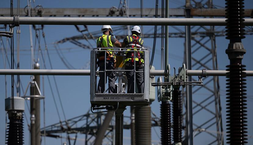 Umspannwerke, wie das von Transnet BW in Pulverdingen, verbinden die verschiedenen Netzebenen. (Symbolbild)