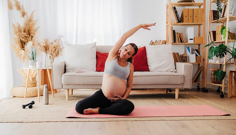 Stärkt den Rücken, bringt den Kopf zur Ruhe: Yoga gilt als ideale Sportart für die Schwangerschaft. Stärkt den Rücken, bringt den Kopf zur Ruhe: Yoga gilt als ideale Sportart für die Schwangerschaft.