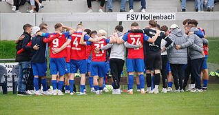 Alle zusammen, Arm in Arm: Die Oberliga-Fußballer
des FSV Hollenbach wollen nach vier sieglosen Spielen in Serie ausgerechnet bei einem Aufsteiger zurück in die Erfolgsspur.