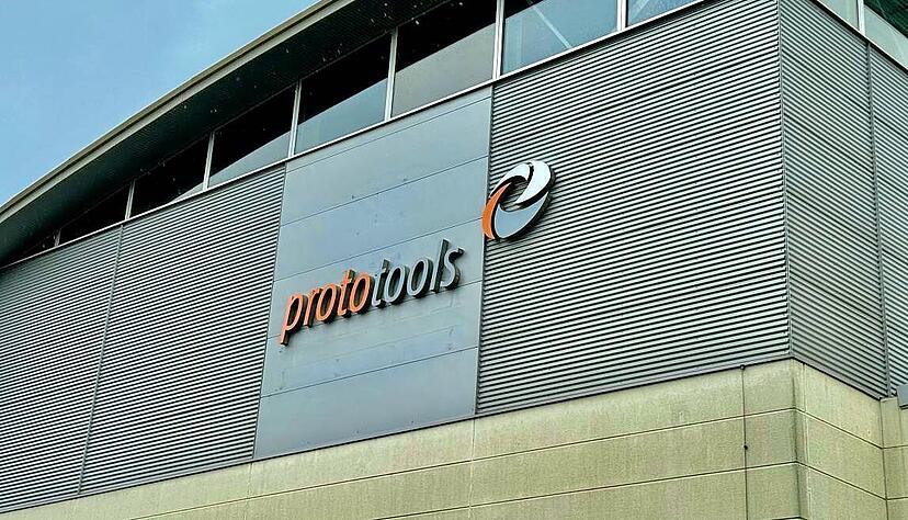 Aus dem Werkzeugbauer Gaukel in Neuenstadt ging vor elf Jahren Prototools hervor. Jetzt wird sich das Logo an der Halle wieder ändern. Aus dem Werkzeugbauer Gaukel in Neuenstadt ging vor elf Jahren Prototools hervor. Jetzt wird sich das Logo an der Halle wieder ändern.