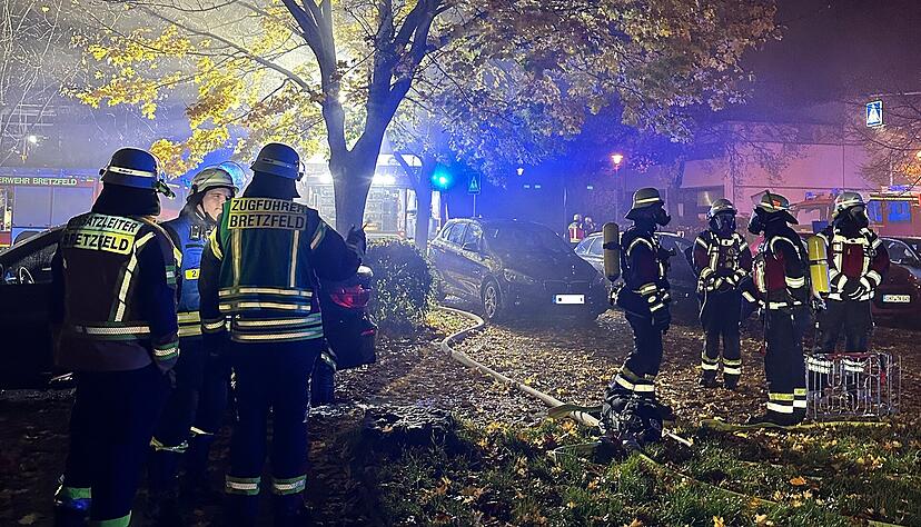 Die Bretzfelder Wehr war am Sonntagabend bei einem Brand im Sportheim der TSG Bretzfeld im Einsatz. Die Bretzfelder Wehr war am Sonntagabend bei einem Brand im Sportheim der TSG Bretzfeld im Einsatz.