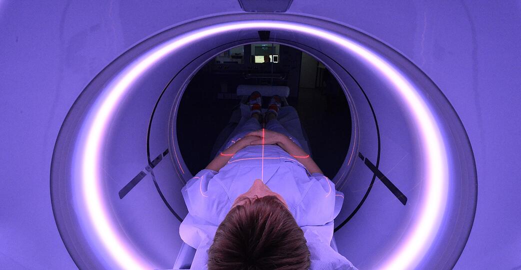 Moderne Diagnostik im Einsatz: Das Screening erfolgt per Niedrigdosis-CT, das Tumoren bereits im Frühstadium sichtbar macht. Moderne Diagnostik im Einsatz: Das Screening erfolgt per Niedrigdosis-CT, das Tumoren bereits im Frühstadium sichtbar macht.