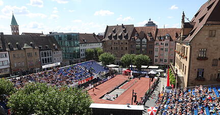 Tag 1 beim Hochsprung-Meeting auf dem Heilbronner Marktplatz