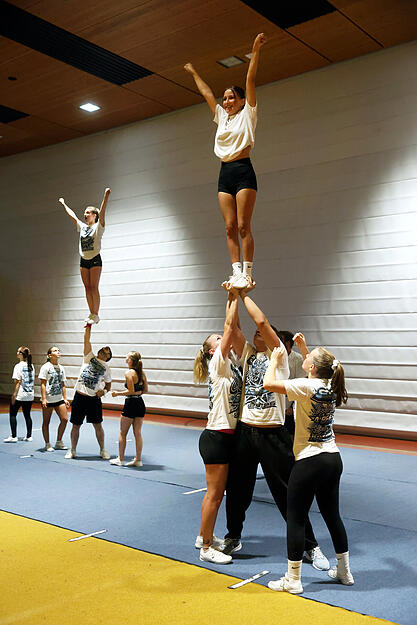 Die Cheerleader der Sport-Union Neckarsulm beim Training – das Team hat große Ziele.