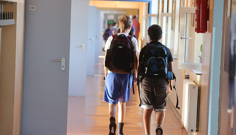 Am Montag beginnt das neue Schuljahr, Lehrer blicken kritisch auf den Start nach den Sommerferien.