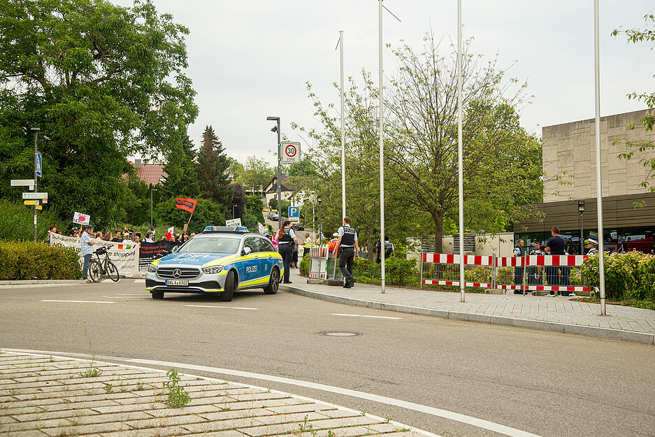 Gegendemo bei AfD-Bürgerdialog in Neckarwestheim
