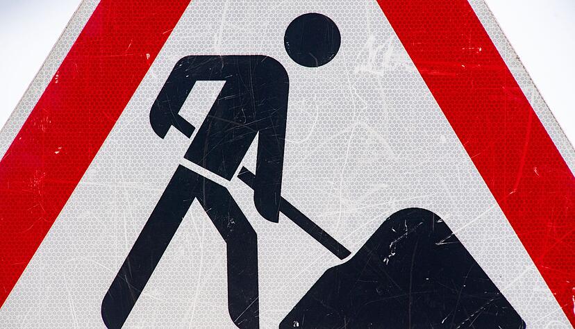 Mehr Geld f&uuml;r Stra&szlig;en und Br&uuml;cken st&ouml;&szlig;t auf gro&szlig;e Zustimmung in Deutschland. (Symbolbild)