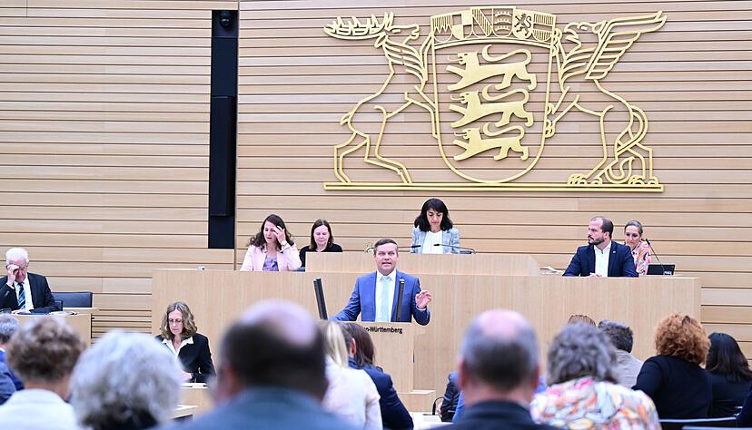 Der Frauenanteil im Landtag von Baden-Württemberg ist mit der Landtagswahl nur minimal gestiegen - trotz Wahlrechtsreform. (Archivbild) Der Frauenanteil im Landtag von Baden-Württemberg ist mit der Landtagswahl nur minimal gestiegen - trotz Wahlrechtsreform. (Archivbild)