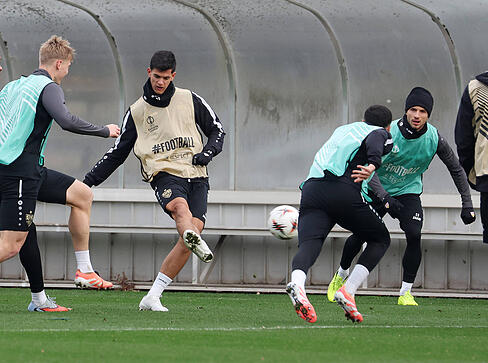 Am Mittwochvormittag absolviert der VfB Stuttgart das Abschlusstraining vor dem Europa-League-Spiel gegen Maccabi Tel Aviv. Am Mittwochvormittag absolviert der VfB Stuttgart das Abschlusstraining vor dem Europa-League-Spiel gegen Maccabi Tel Aviv.