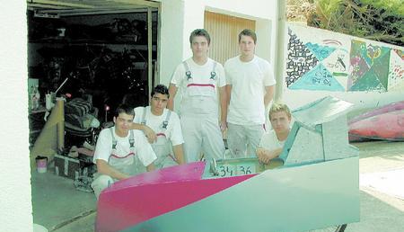 Auszubildende des Neckarsulmer Audi-Werks haben sich in der Jule in Möckmühl nützlich gemacht. Sie brachten die Seifenkisten der Jugendfördereinrichtung auf Vordermann. (Foto: Cordula Dürr) Auszubildende des Neckarsulmer Audi-Werks haben sich in der Jule in Möckmühl nützlich gemacht. Sie brachten die Seifenkisten der Jugendfördereinrichtung auf Vordermann. (Foto: Cordula Dürr)