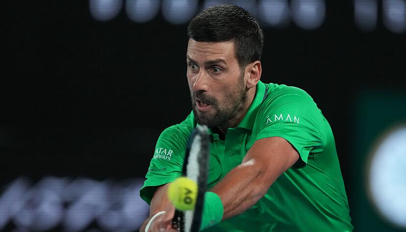 Novak Djokovic lieferte sich mit Jannik Sinner einen tollen Fight &uuml;ber f&uuml;nf S&auml;tze.