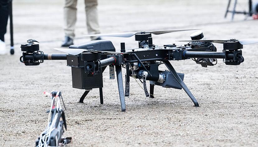 Die Nachfrage nach Systemen zur Detektion und Abwehr von Drohnen hat laut Bundesverband der Deutschen Luft- und Raumfahrtindustrie zuletzt zugenommen. (Archivbild)