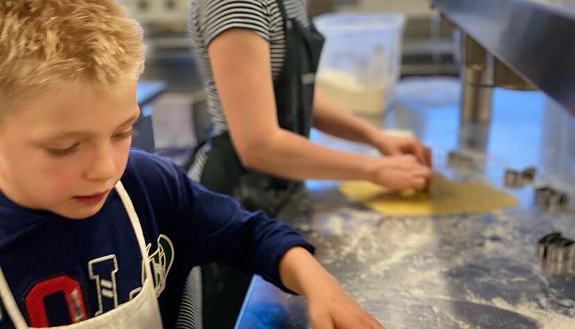 Die Kinder von Inka Thompen-Pils haben während Corona jede Menge anderer Dinge gelernt: kochen, backen und Inliner fahren. Foto: privat Die Kinder von Inka Thompen-Pils haben während Corona jede Menge anderer Dinge gelernt: kochen, backen und Inliner fahren. Foto: privat