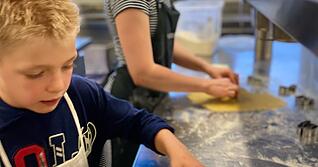 Die Kinder von Inka Thompen-Pils haben während Corona jede Menge anderer Dinge gelernt: kochen, backen und Inliner fahren. Foto: privat Die Kinder von Inka Thompen-Pils haben während Corona jede Menge anderer Dinge gelernt: kochen, backen und Inliner fahren. Foto: privat