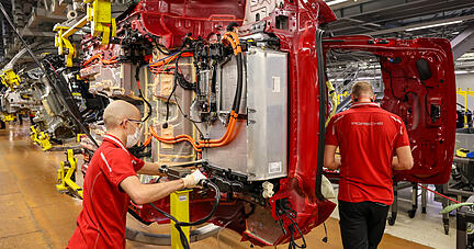 Wenn bei Porsche und anderen Autobauern der Umstieg auf die Elektromobilit&auml;t gl&uuml;ckt, dann bleiben unter Umst&auml;nden viele Zulieferer auf der Strecke.