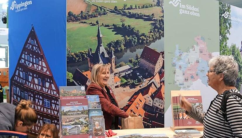 Zw&ouml;lf Unteraussteller bespielen die vordere Front des Gemeinschaftsstands, hier die St&auml;dte Bad Wimpfen und Eppingen.