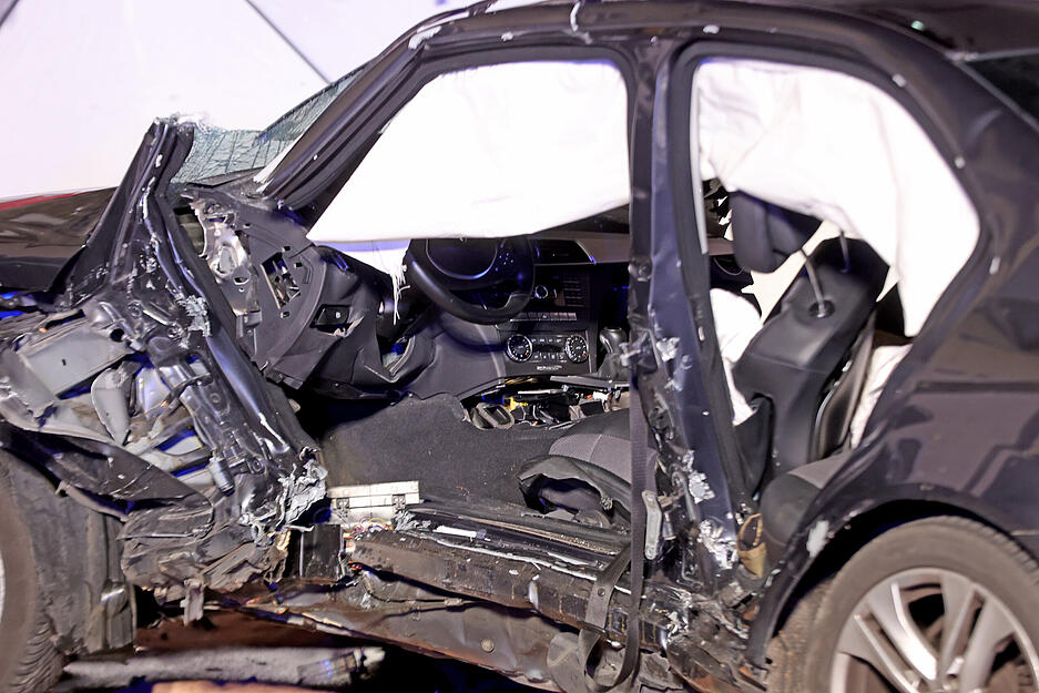 Tödlicher Unfall in Heilbronn: Mann rast in Wollhausstraße in Auto einer Familie