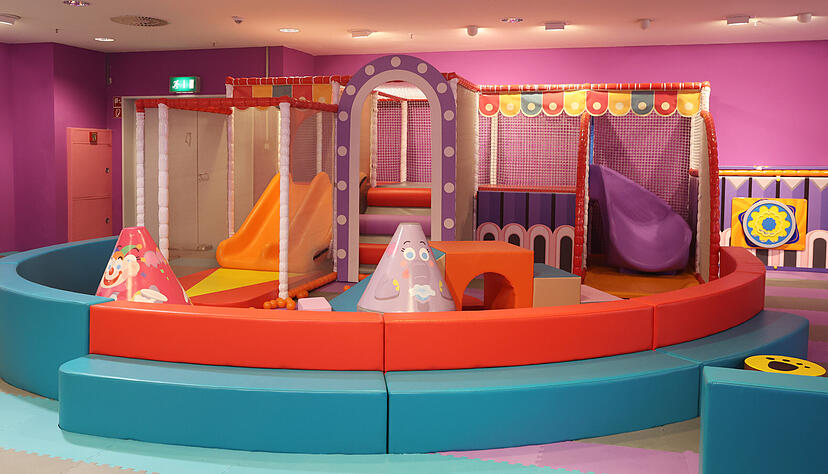 Der Indoor-Spielplatz Wollhouse Indoor Play Zone eröffnet in Kürze im Wollhaus. Der Indoor-Spielplatz Wollhouse Indoor Play Zone eröffnet in Kürze im Wollhaus.