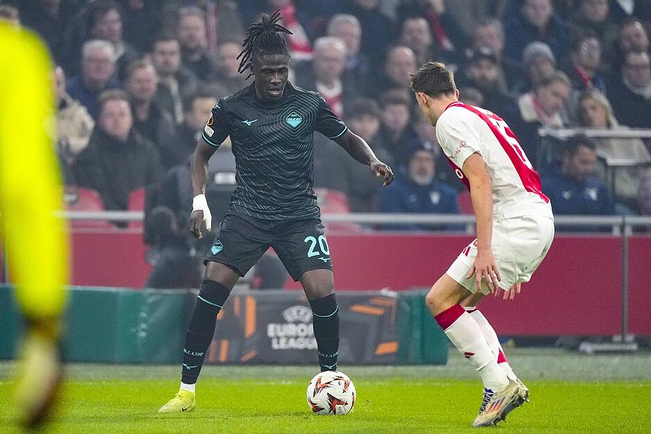 Loum Tchaouna von Lazio Rom: 21 Jahre – Rechtsaußen – Marktwert: 8 Millionen Euro – Vertrag bis 2029 Loum Tchaouna von Lazio Rom: 21 Jahre – Rechtsaußen – Marktwert: 8 Millionen Euro – Vertrag bis 2029