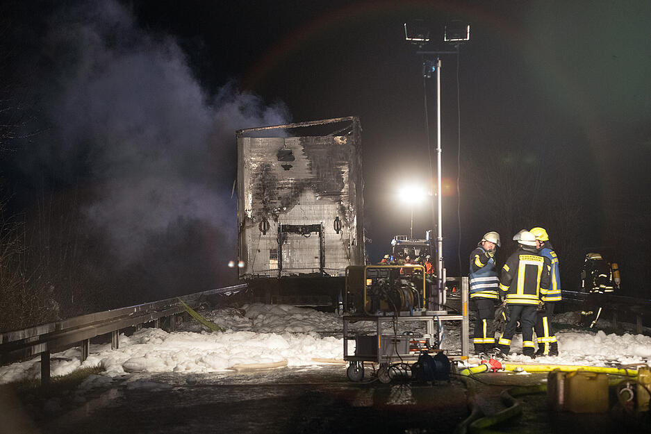 Brennender Gefahrgut-Lkw