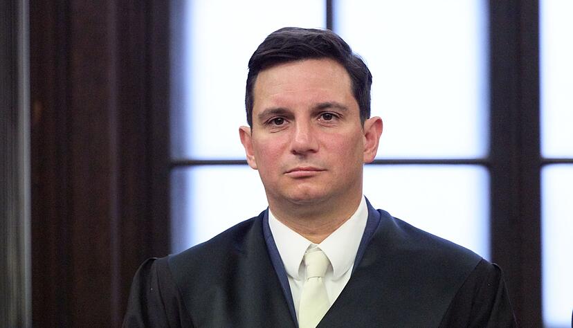 Eine Bemerkung des Nebenklage-Vertreters sorgte für Empörung bei Verteidigern. Eine Bemerkung des Nebenklage-Vertreters sorgte für Empörung bei Verteidigern.