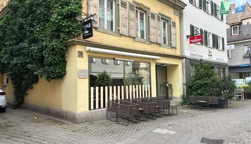 In der &Ouml;hringer Poststra&szlig;e hat die Vinothek Eparvin neu er&ouml;ffnet.