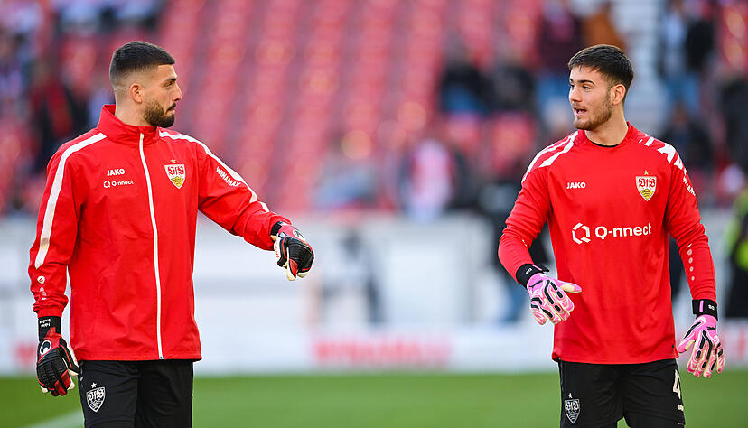 Fabian Bredlow (l.) und Dennis Seimen (r.) vertreten den verletzten Torwart Alexander Nübel beim VfB Stuttgart.