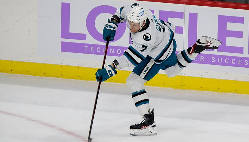 Spielt in der kommenden Saison wieder im Trikot der Minnesota Wild: Nico Sturm. (Archivbild)