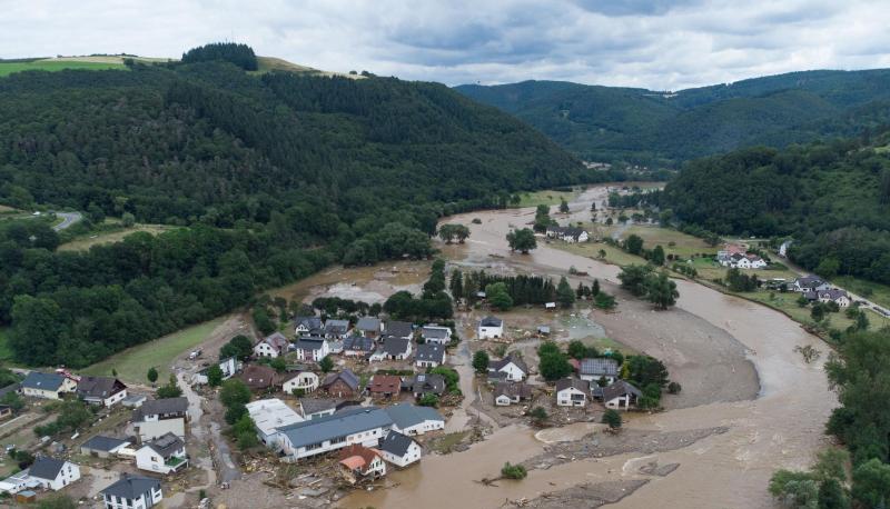 Mit dem Klimawandel nimmt Extremwetter zu. Architekten, der Städtetag und die Baubranche fordern nun, Städte und Infrastruktur gegen den Klimawandel zu rüsten. Mit dem Klimawandel nimmt Extremwetter zu. Architekten, der Städtetag und die Baubranche fordern nun, Städte und Infrastruktur gegen den Klimawandel zu rüsten.
