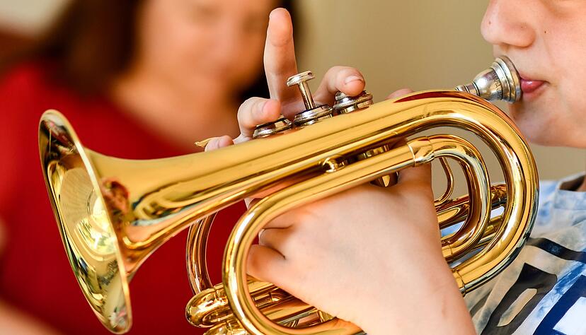 Das regelm&auml;&szlig;ige Spielen von Blasinstrumenten trainiert die Atemmuskulatur und steigert die Lungenfunktion.
