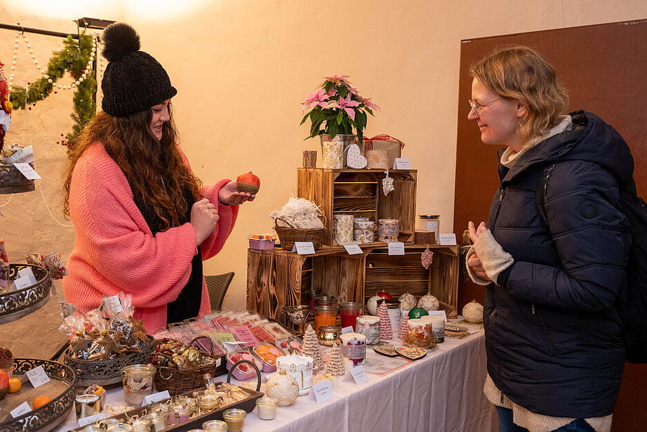 Der romantische Adventsmarkt auf der Burg Stettenfels findet am ersten Adventswochenende in Untergruppenbach statt. Der romantische Adventsmarkt auf der Burg Stettenfels findet am ersten Adventswochenende in Untergruppenbach statt.