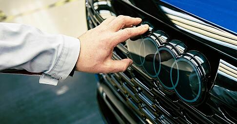 Aktuell bieten Betrüger auf gefälschten Internetseiten Audi-Gebrauchtwagen an, die gar nicht existieren. Der Autobauer warnt zur Vorsicht.