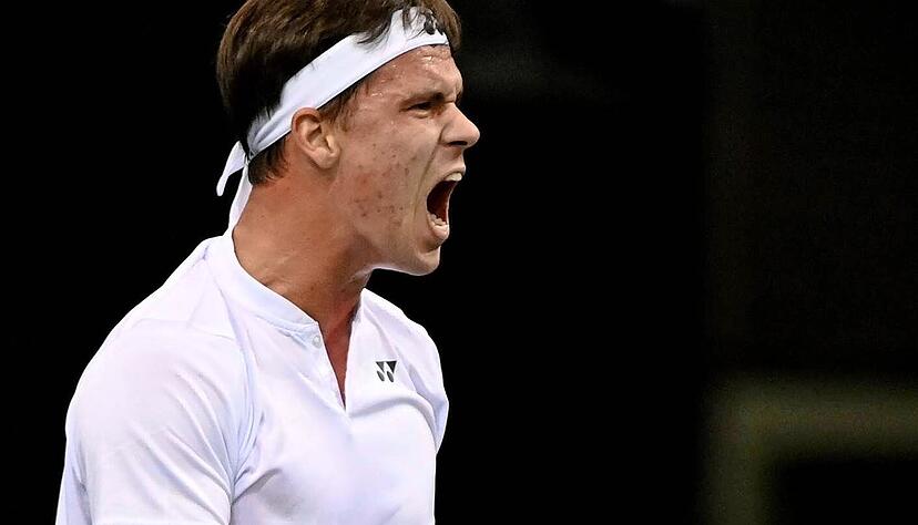 Die Gefühle müssen raus: Daniel Altmaier ist mit seinen 24 Jahren nun Davis-Cup-Spieler.

Foto: dpa