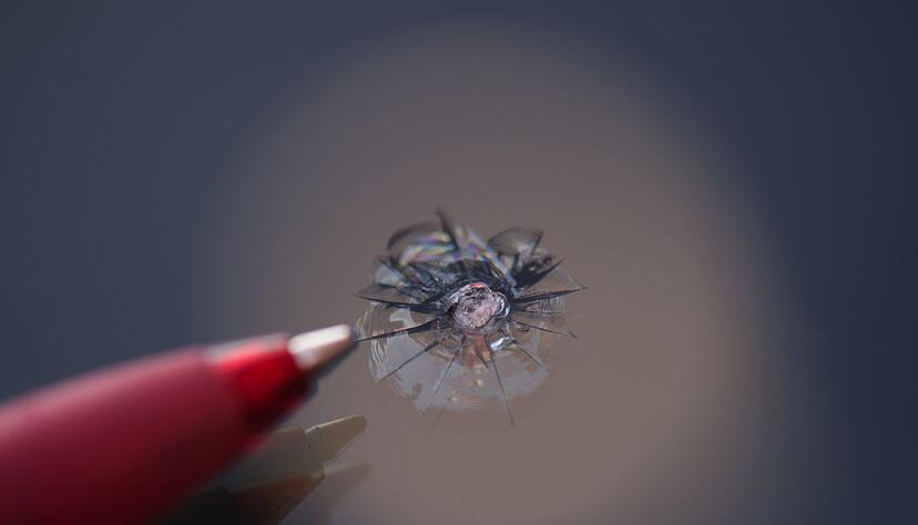 Kleiner Steinschlag - gro&szlig;er &Auml;rger: Muss man bei einem Mietwagen in so einem Fall zahlen?