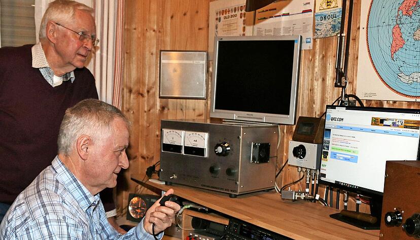 Von Möckmühl aus in die Welt: Albrecht Huber (vorn) und Uwe Jäger.
Foto: Plückthun Von Möckmühl aus in die Welt: Albrecht Huber (vorn) und Uwe Jäger.
Foto: Plückthun