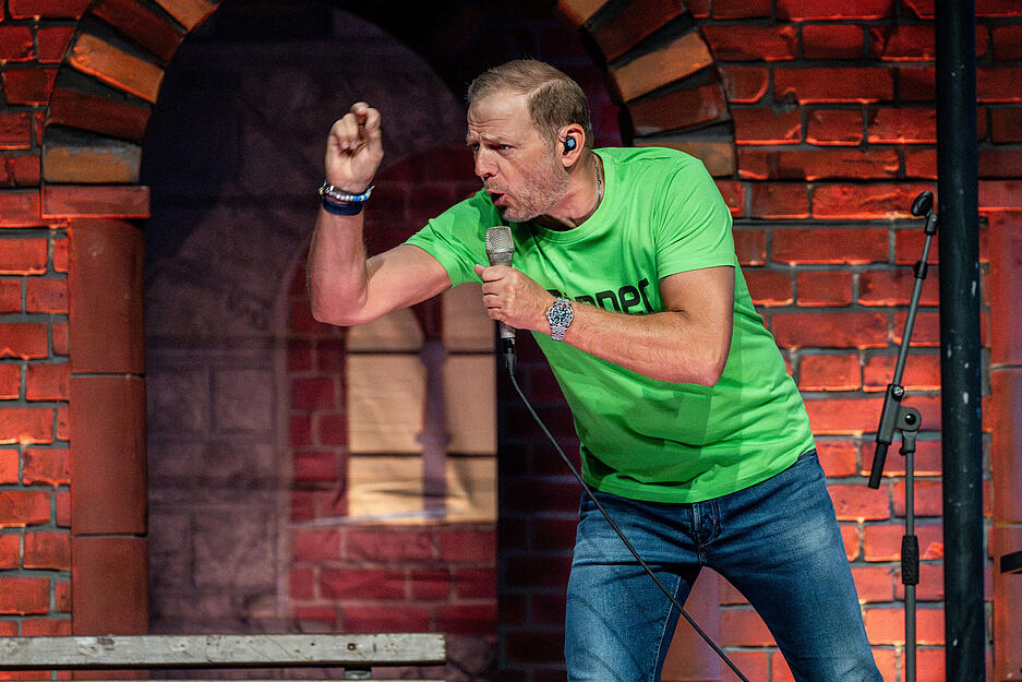 Mario Barth bei seinem Auftritt im Heilbronner Redblue mit dem Programm: „Männer sind nichts ohne die Frauen“. Mario Barth bei seinem Auftritt im Heilbronner Redblue mit dem Programm: „Männer sind nichts ohne die Frauen“.